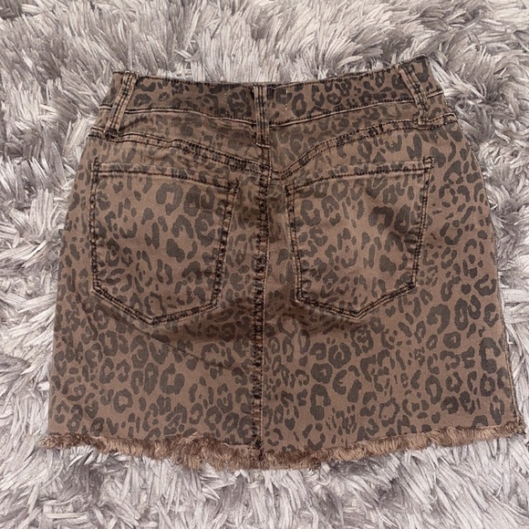 Cheetah print jean skirt - Picture 2 of 3